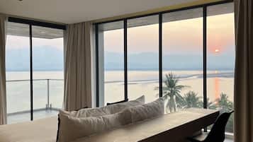 Lake Front Suite | 1 bedroom, free WiFi