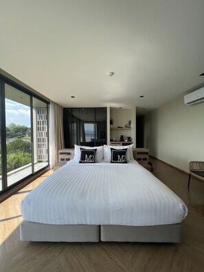 Lake Front Suite
