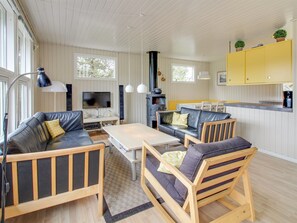 TV, fireplace, DVD player