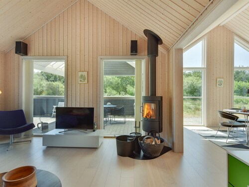 "Erich" - 1.8km from the sea by Interhome
