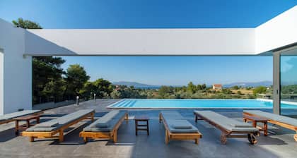 Minimal Brand new Villa With Private Pool Close to Athens