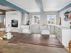 Fridge, microwave, oven, dishwasher - "Myra" - 18km from the sea by Interhome (Bredebro)