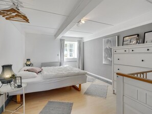 5 bedrooms, WiFi