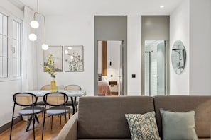 Living area - Limehome Madrid Calle de Santa Ana  (Madrid)