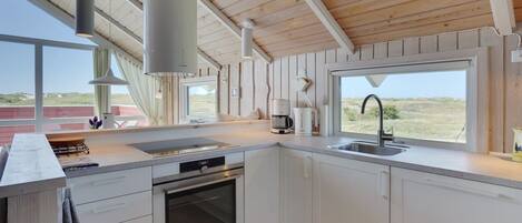 Kühlschrank, Mikrowelle, Ofen, Geschirrspüler