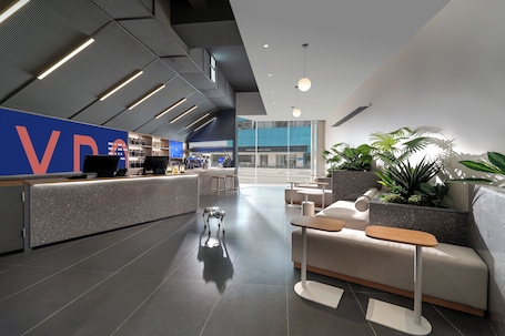 Lobby. CYBO Station SSAW Shangpin Hotel Luohu Shenzhen