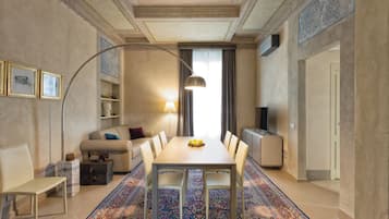 Departamento Premium (Manichino) | Área de sala de estar | Televisión LED y servicios de streaming