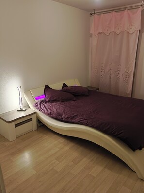 3 bedrooms, iron/ironing board, WiFi, bed sheets - 3 Bedroom Private vacation home in Blanquefort (Blanquefort)