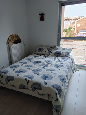 3 bedrooms, iron/ironing board, WiFi, bed sheets - 3 Bedroom Private vacation home in Blanquefort (Blanquefort)