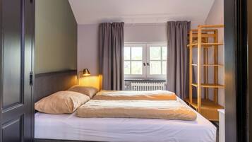 8 Schlafzimmer, Reisekinderbett, WLAN, Bettwäsche