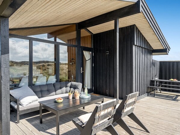 Outdoor dining - "Ilmari" - 190m from the sea by Interhome (Pandrup)