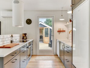 Fridge, microwave, dishwasher, cookware/dishes/utensils