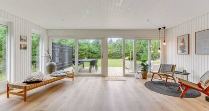 "Doreen" - from the sea by Interhome