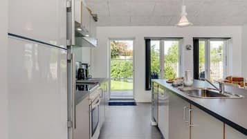 Fridge, dishwasher, cookware/dishes/utensils