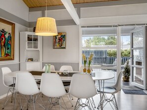 Dining - "Clarabelle" - 700m from the sea by Interhome (Hals)