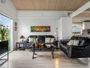 TV, fireplace, DVD player - "Clarabelle" - 700m from the sea by Interhome (Hals)