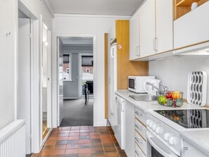 Køleskab, mikrobølgeovn, ovn, opvaskemaskine