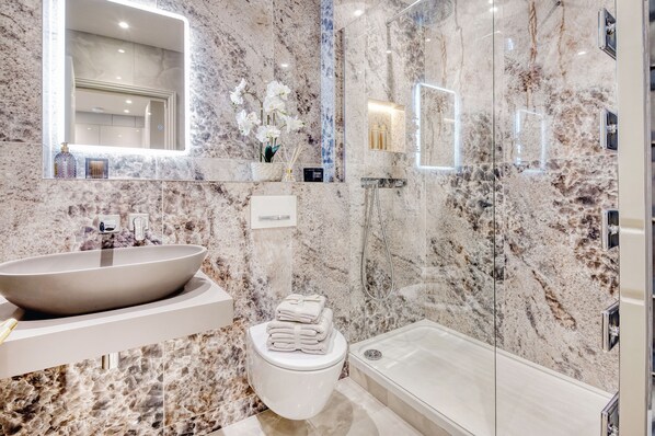 Marble Arch Suite 3 | Bathroom | Shower, eco-friendly toiletries, towels, soap