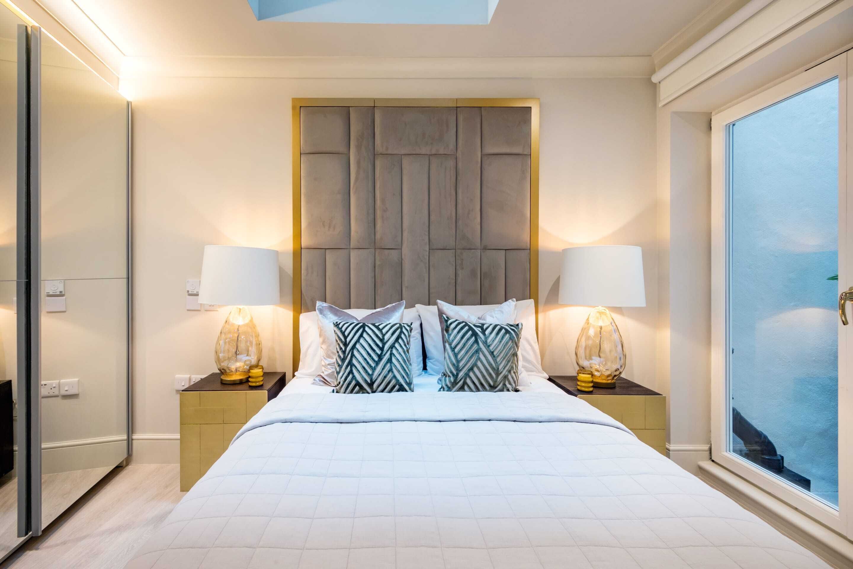 2 habitaciones, escritorio y espacio para trabajar con laptop 