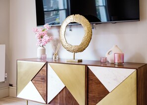 Marble Arch Suite 3 | Living area | TV, streaming services - Marble Arch Suites (London)