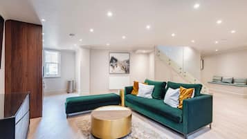 Marble Arch Suite 7 | Living area