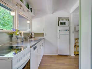 Frigorifero, microonde, forno, lavastoviglie