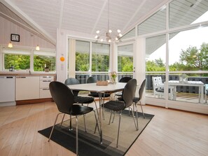 Dining - "Evelina" - 150m to the fjord by Interhome (Løgstør)