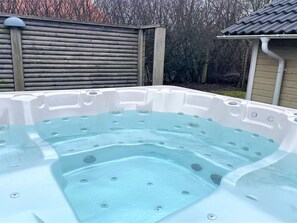 Baignoire à remous extérieure