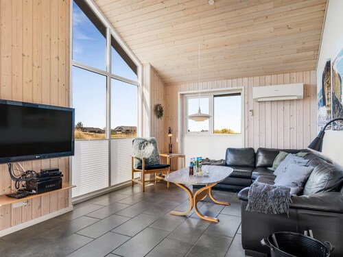 "Hornbogi" - 300m from the sea by Interhome