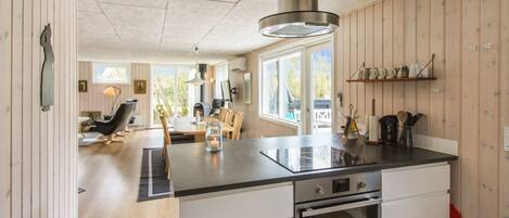 Fridge, oven, dishwasher, cookware/dishes/utensils