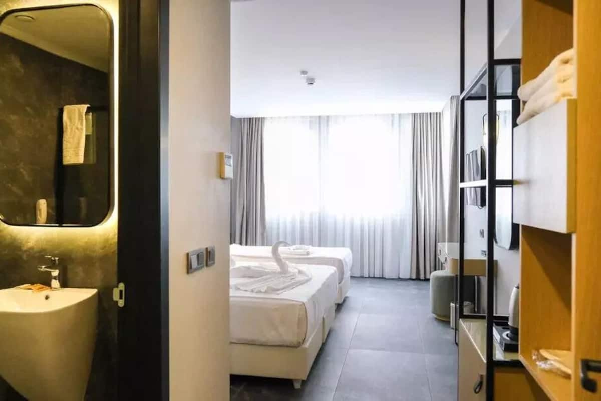 standard room | free wifi, bed sheets