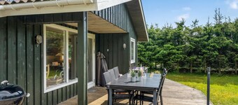 "Myrna" - 300m from the sea by Interhome