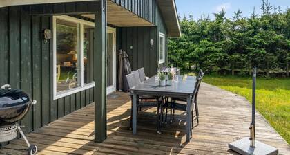 "Myrna" - 300m from the sea by Interhome