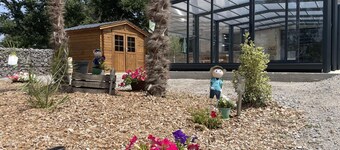 Cozy Renovated Barn with Heated Pool, Air Conditioning, and Nearby Attractions