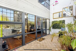 Interior - 5 North Freo 2BR Supercool Stunning Pad+Parking (North Fremantle)