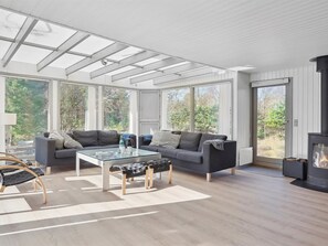 TV, fireplace - "Tarja" - 150m from the sea by Interhome (Hals)