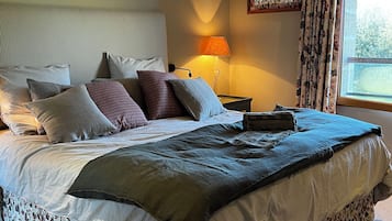 7 quartos, ferros/tåbuas de passar roupa, berço de viagem, Wi-Fi