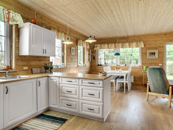 Fridge, oven, dishwasher, highchair