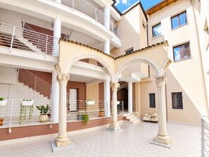 Exterior - *4 double bedrooms *fully equipped kitchen *2 living rooms with smart TVs *air conditioning (L'Aquila)