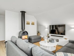 TV, peis og DVD-spiller