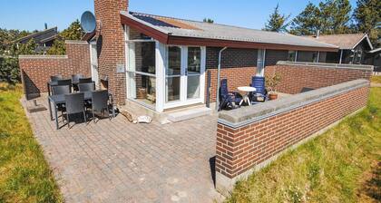 "Jerrik" - 900m from the sea by Interhome
