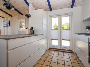 Fridge, microwave, oven, dishwasher - "Jerrik" - 900m from the sea by Interhome (Thisted)