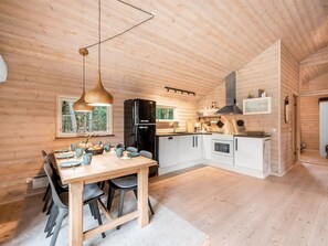 Fridge, oven, dishwasher, cookware/dishes/utensils - "Aman" - 700m to the fjord by Interhome (Højslev)