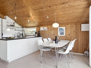 Dining - "Aderice" - 1km from the sea by Interhome (Hals)