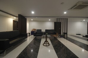 Lobby sitting area - HOTEL SSR GRAND (Ramachandrapuram)