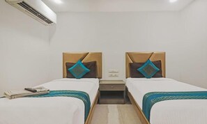 Frette Italian sheets, premium bedding, memory foam beds, desk - HOTEL SSR GRAND (Ramachandrapuram)
