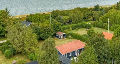 "Rikhard" - 75m from the sea by Interhome
