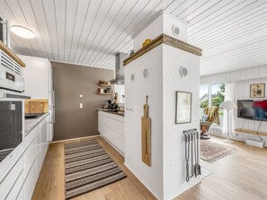 Fridge, microwave, oven, dishwasher - "Saxe" -  from the sea by Interhome (Ringkøbing)