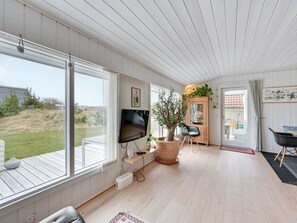 TV, fireplace, foosball - "Saxe" -  from the sea by Interhome (Ringkøbing)
