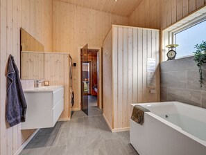 Bathroom - "Ylvi" - 250m from the sea by Interhome (Ebeltoft)